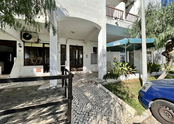 Albufeira Downtown With Pool By Homing