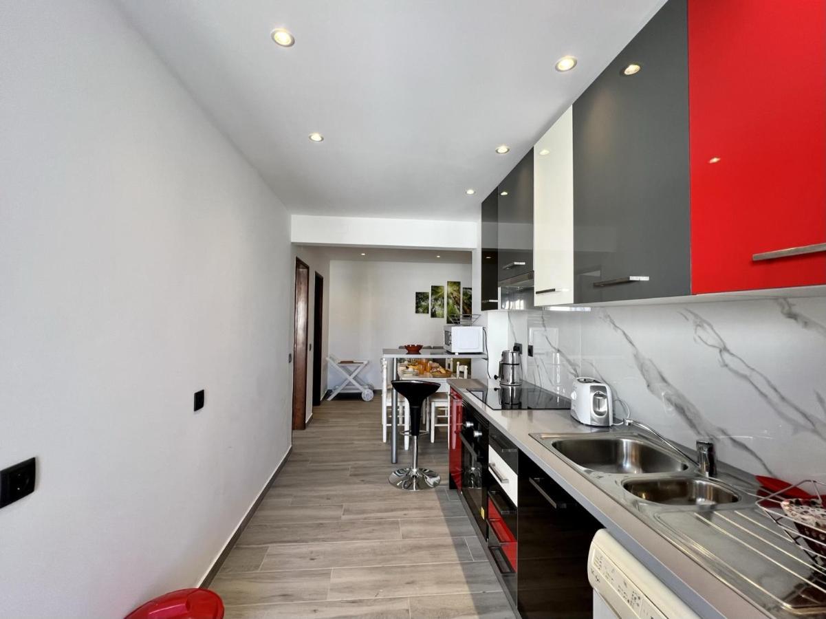 Downtown With Pool By Homing Apartment